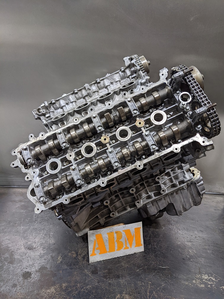 Moteur V8 Porsche Audi BMW etc 1/4 à monter 65207